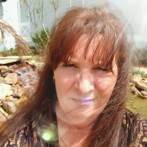 Meet your Posher, Connie